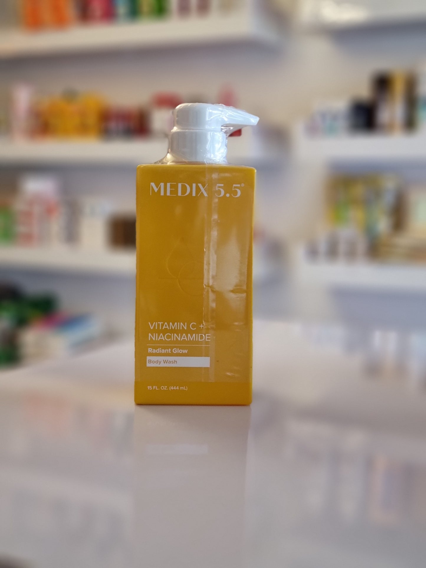 Medix 5.5 Vitamin C + Niacinamide Brightening Body Lotion