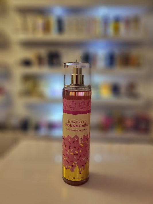 Bath& Body Works Strawberry Pound Cake Body Mist