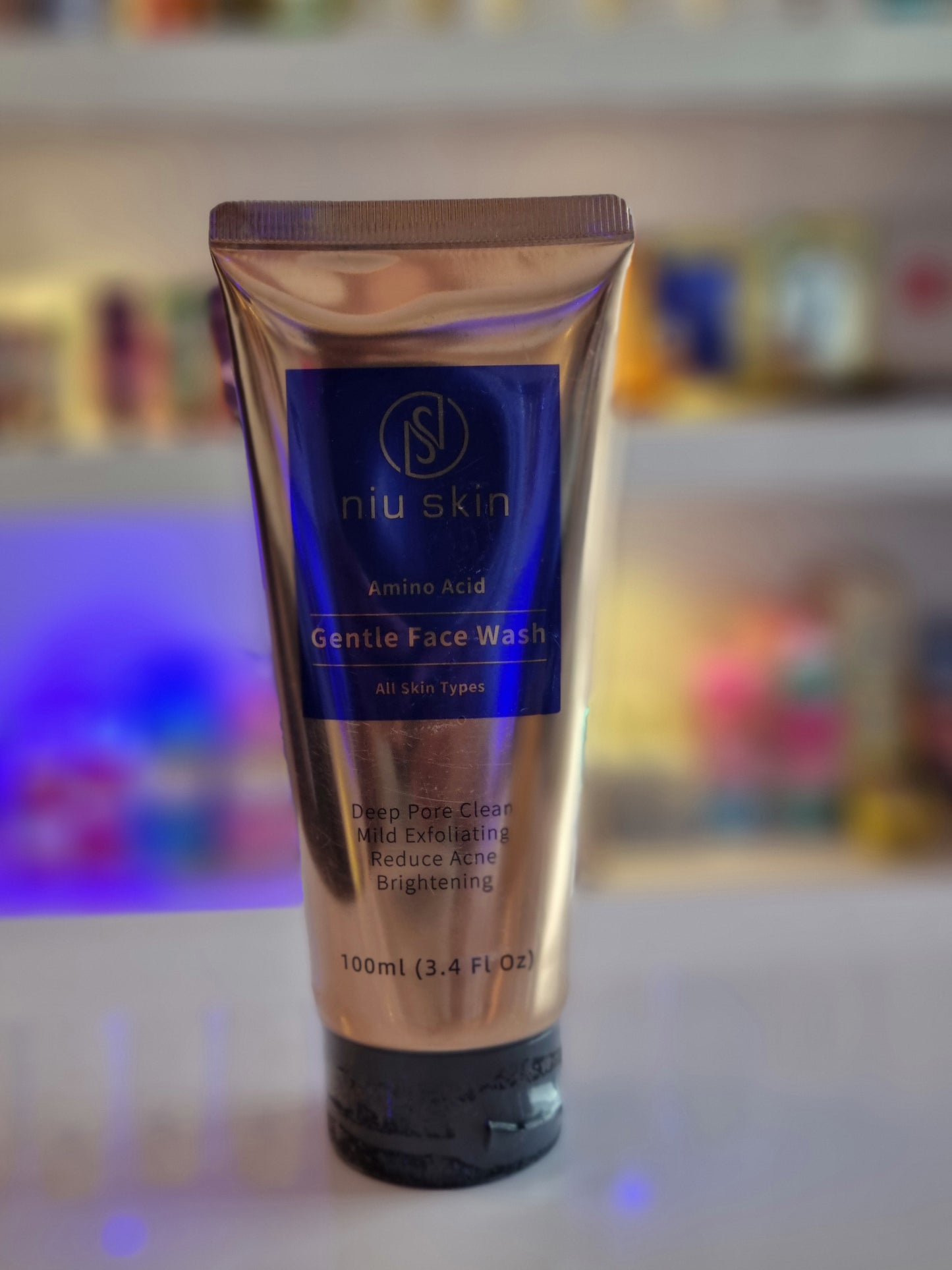 Niu skin gentle brightening facial wash