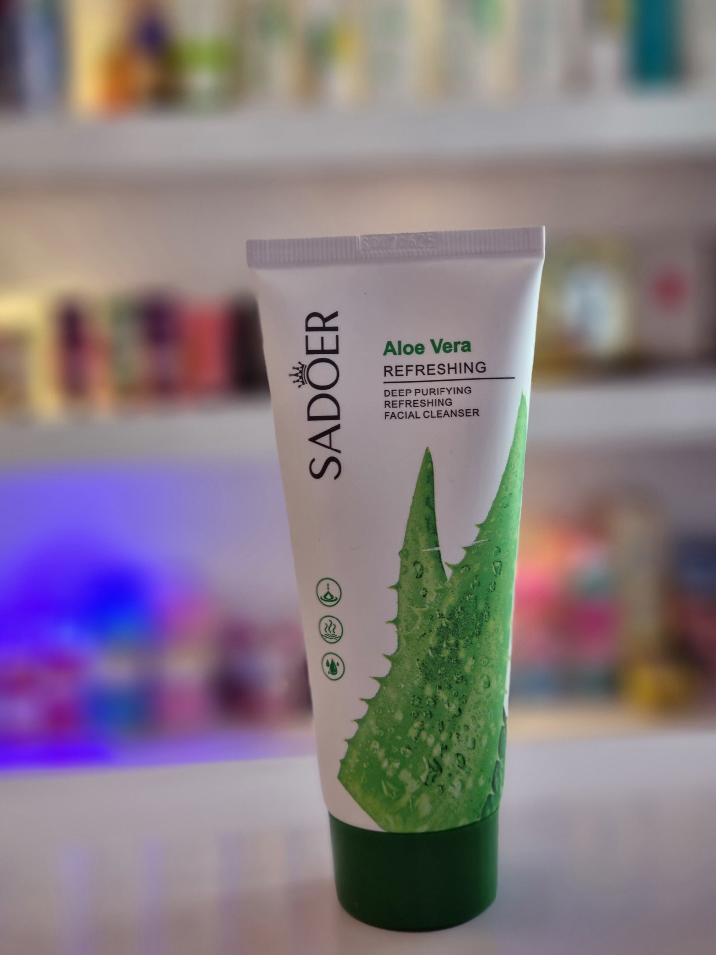 Sadoer aloe vera facial cleanser